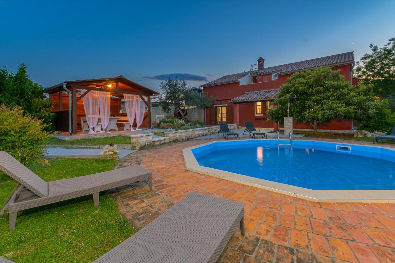 Villa Carla With Private Pool & Kids Playground - Pet Friendly Mutvoran Kültér fotó