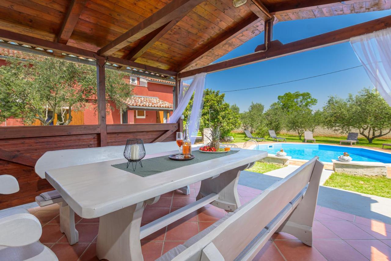 Villa Carla With Private Pool & Kids Playground - Pet Friendly Mutvoran Kültér fotó