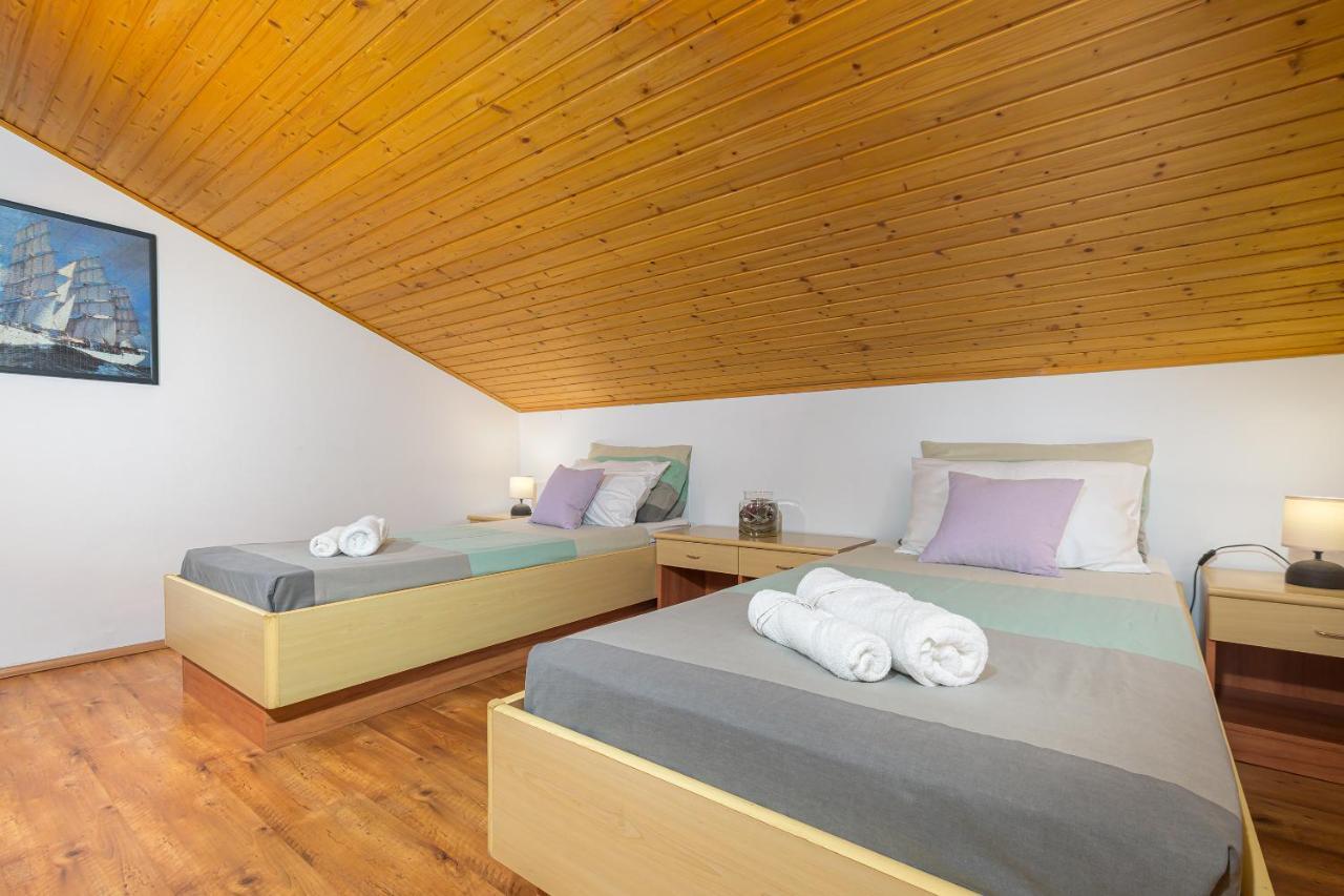 Villa Carla With Private Pool & Kids Playground - Pet Friendly Mutvoran Kültér fotó