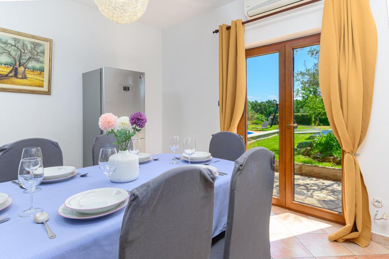 Villa Carla With Private Pool & Kids Playground - Pet Friendly Mutvoran Kültér fotó