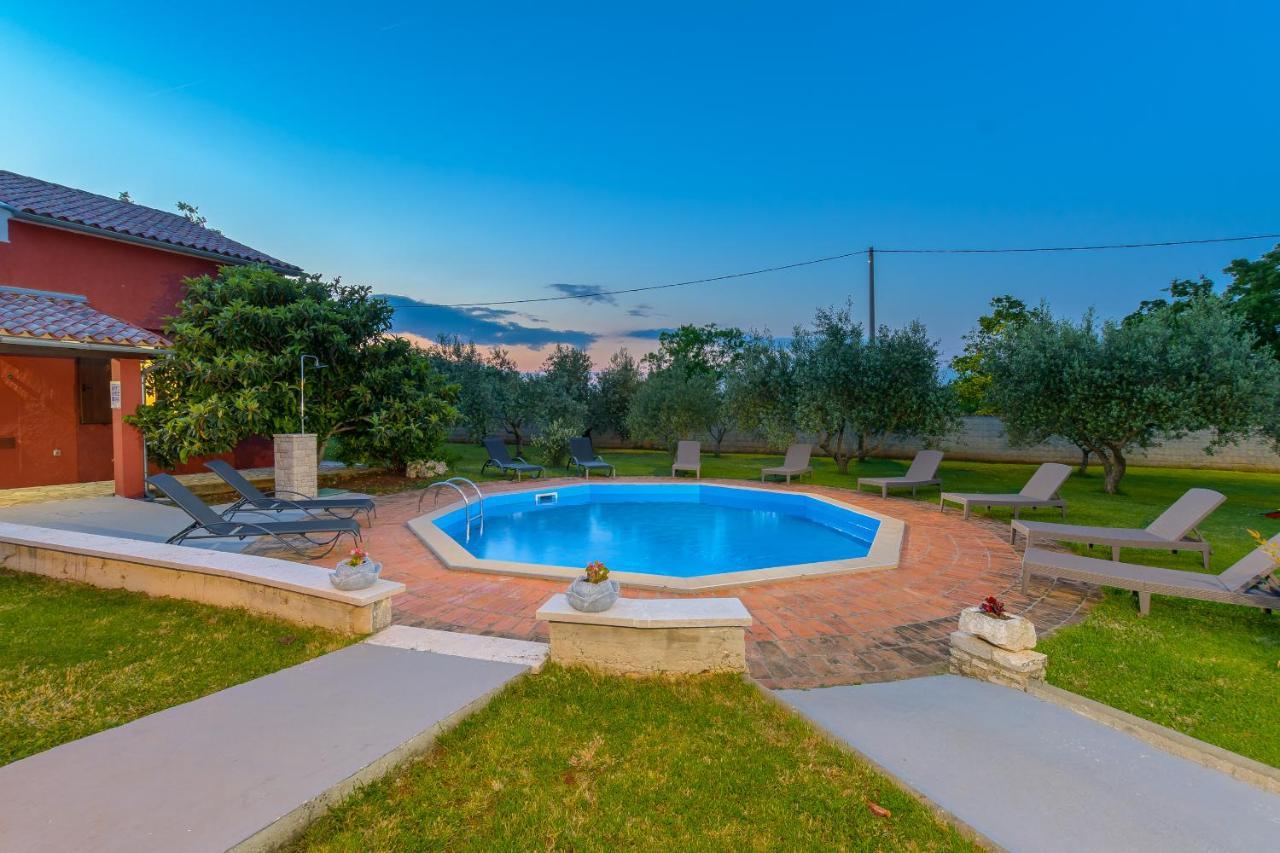 Villa Carla With Private Pool & Kids Playground - Pet Friendly Mutvoran Kültér fotó