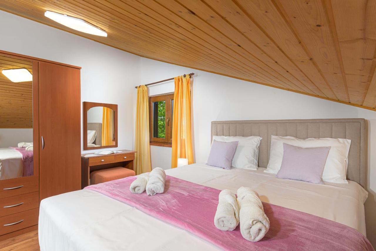 Villa Carla With Private Pool & Kids Playground - Pet Friendly Mutvoran Kültér fotó